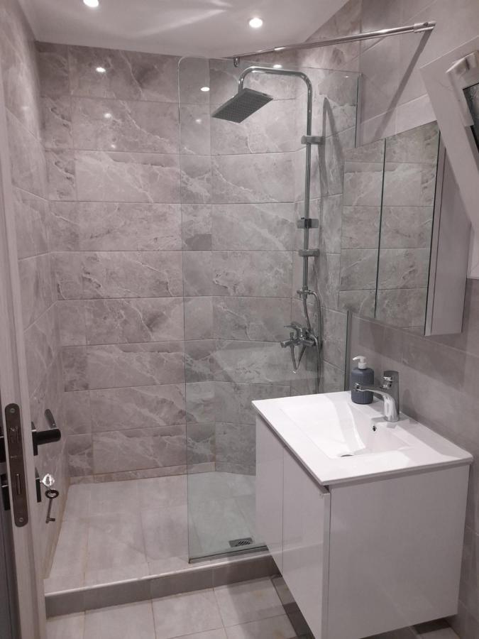 Mavili, The Luxury Suites Thessaloniki Exterior foto