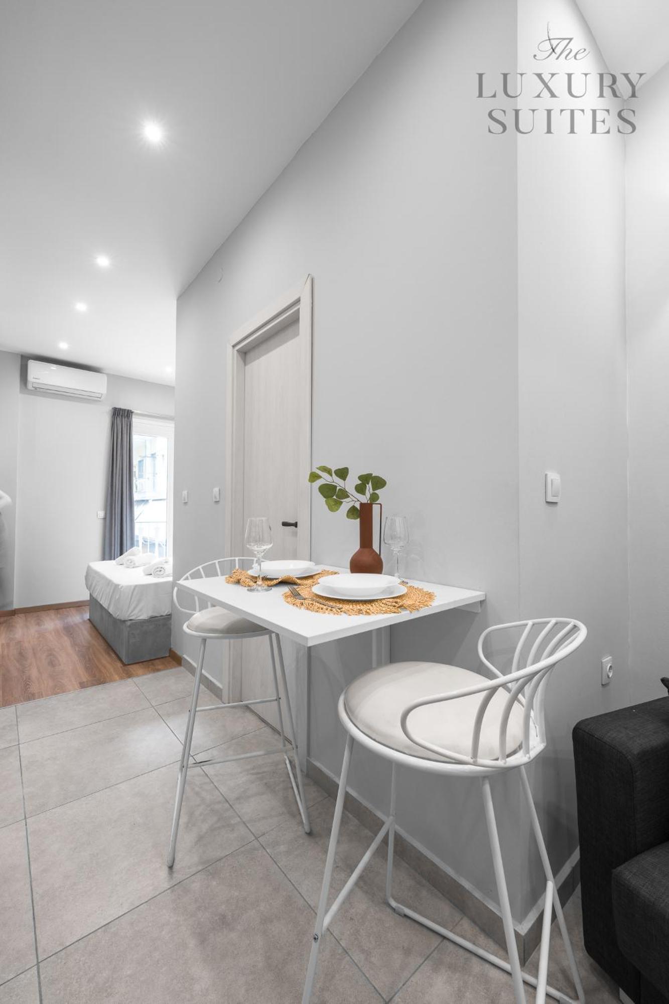 Mavili, The Luxury Suites Thessaloniki Exterior foto
