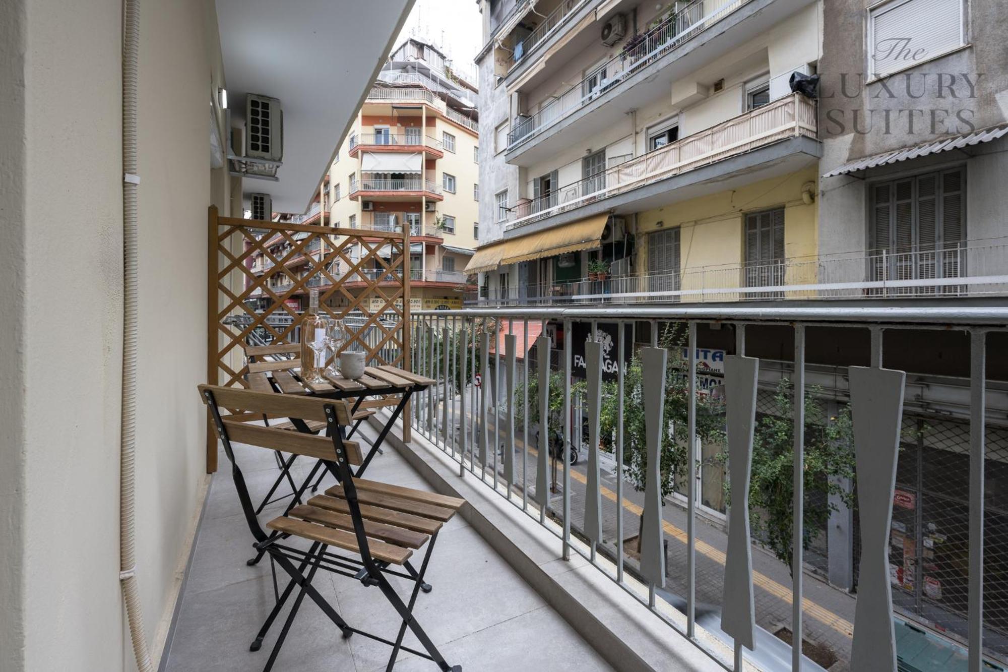 Mavili, The Luxury Suites Thessaloniki Exterior foto